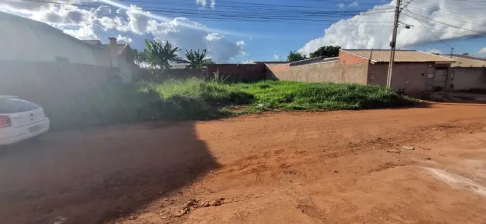 Terreno 10x20 no asfalto novo