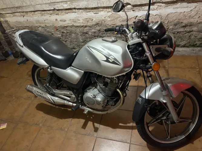 Suzuki yes EN 125 2007