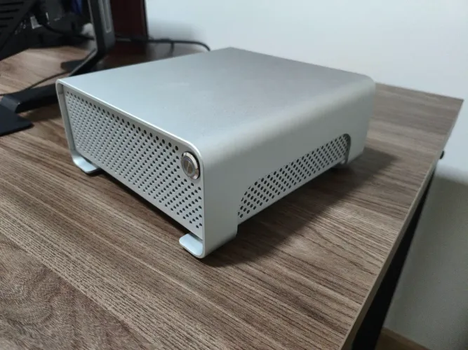 Computador compacto de luxo 