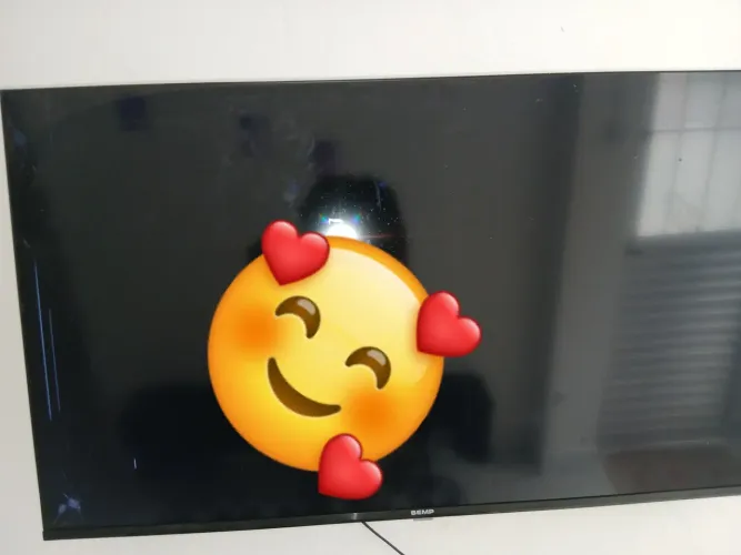Tv 43 polegadas com apenas 10 meses de uso 