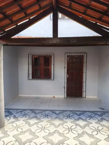 Imóvel em Candeias - Churrasqueira 3 quartos e 2 banheiros
