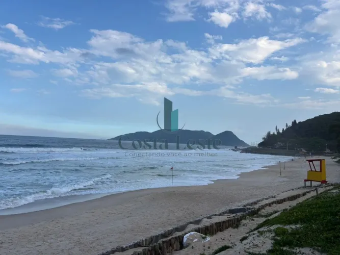 Apartamento 2 Quartos (1 Suíte) - Condomínio Pé na Areia | Morro das Pedras - Florianópoli