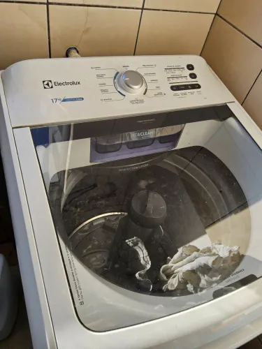 Maquina de Lavar Electrolux 17 kg (necessita troca de placa)