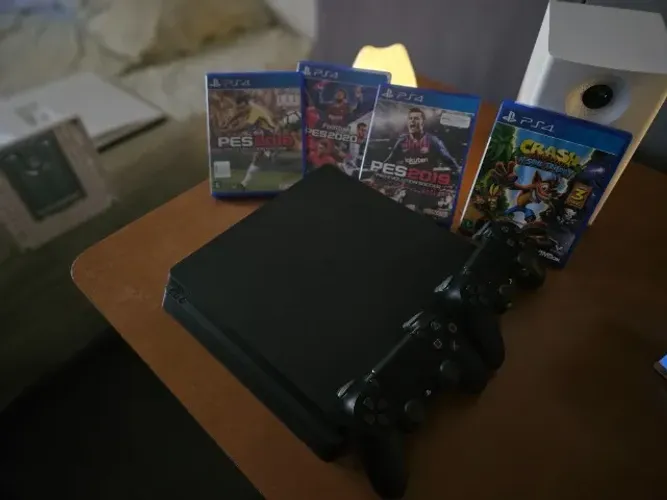 PS4 500GB Perfeito + 2 Controles Sem Defeito + 4 Jogos (Crash Trilogy e PES)