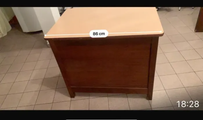 Escrivaninha em madeira maciça 