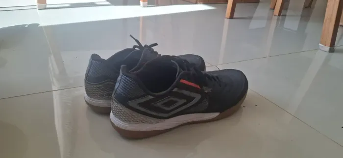 Chuteira futsal Umbro pro 5 club tamanho 42