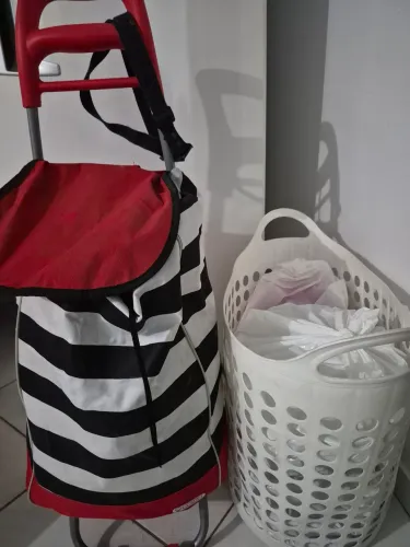 Lote de ítens de cozinha + cesta + carrinho de compras