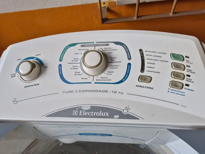 Máquina de lavar Eletrolux 12 kg em prefeito funcionamento