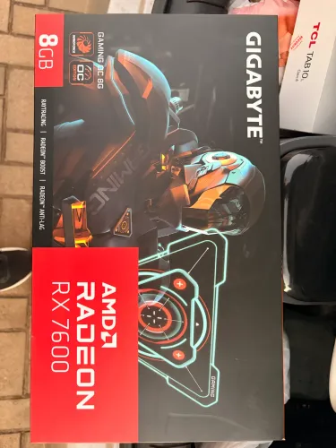 Placa de vídeo RX7600 Lacrada