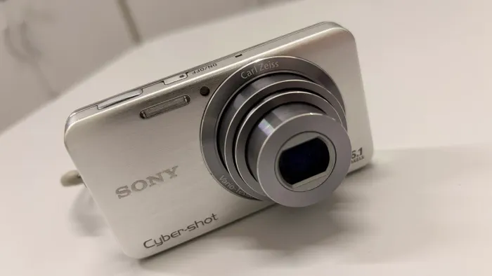 CÂMERA SONY CYBER-SHOT 16.1 MP DSC-W630 EXCELENTE ESTADO CONSERVADÍSSIMA