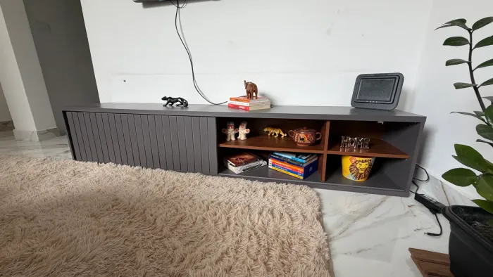 Rack Ripado - Cinza com Madeira parede