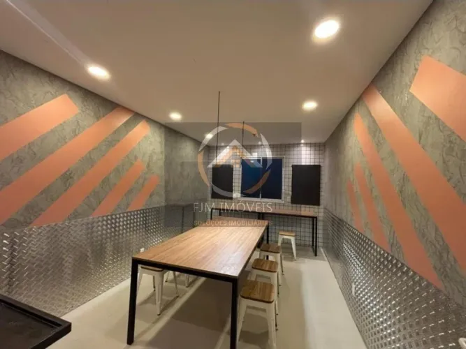 Cobertura à Venda em Santa Rosa, Niterói | 2 Suítes, 60m²