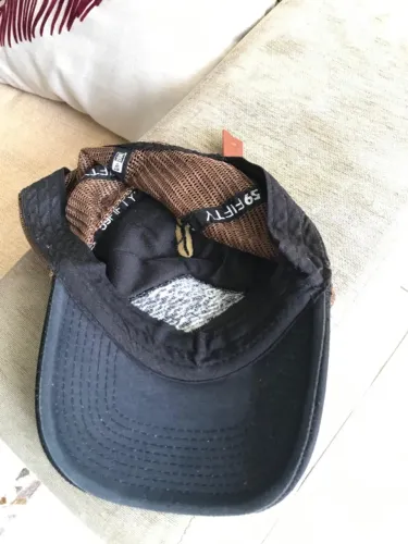 Boné Chapéu Lacoste - Tecido respirável NewEra