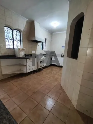 Sobrado para locação, no jardins tres montanhas, osasco - sp, com 5 dormitórios, 1 sendo s