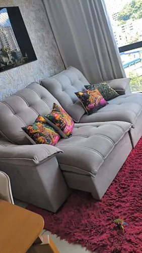 Sofá 2,40 x 1,20 fechado....2 metros retrátil aberto . 2 mil reais,um ano de uso. 