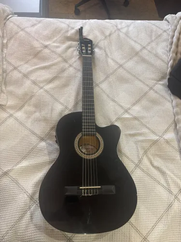 Vendo violão quase nunca usado 