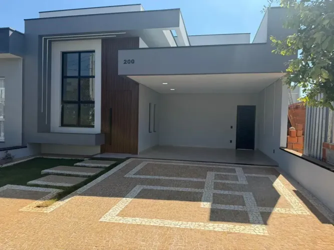 CASA À VENDA NO JARDIM GOLDEN PARK, EM HORTOLÂNDIA-SP.