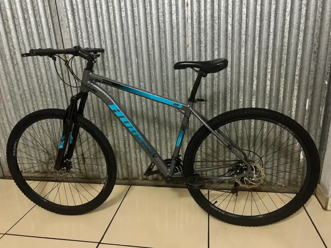 Bicicleta Houston Aro 29 Bem Conservada Freio a Disco e Marchas