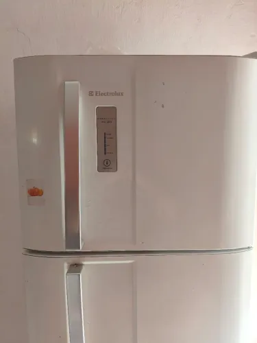 Geladeira Electrolux Frost Free (Motor Novo - 4 anos de uso!)
