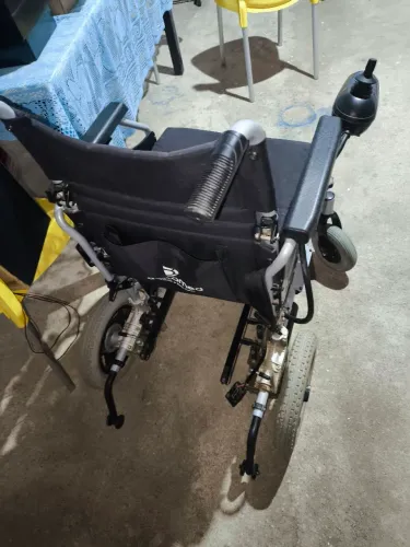 Cadeira motorizada D900 Dellamed 
