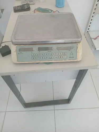 Balança a venda boa toda com carregador para comércio