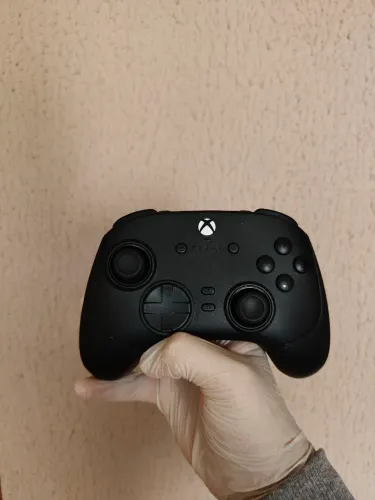 Controle Razer wolverine V3 Tournament Edition (com fio)