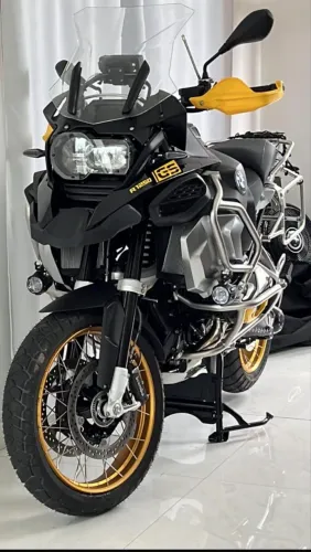 BMW único dono. Só 2000 rodados