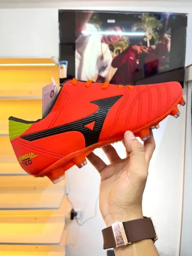 Chuteira Mizuno?