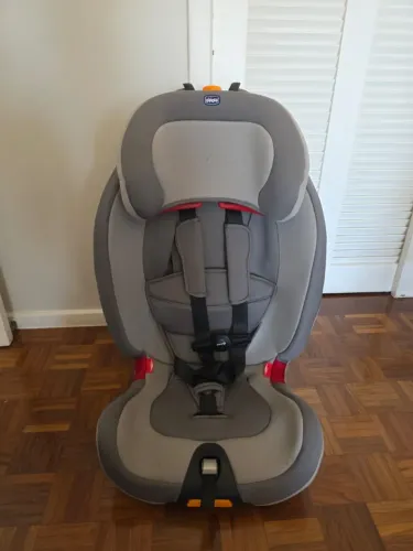 Cadeirinha para Auto Chicco Gro-Up 123 (9 a 36kg) - Excelente Estado!
