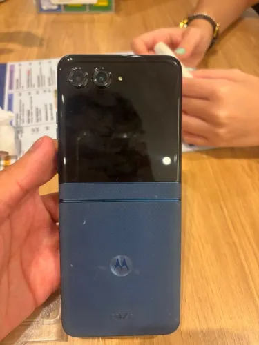 Motorola RAZR 60