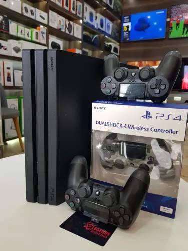 KIT COMPLETO: PLAYSTATION 4 PRO 1TB + 2 CONTROLES ORIGINAIS + JOGOS!