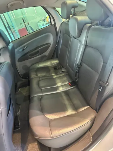 Fiat Linea Absolute 1.9/1.8 Flex Dualogic 4P 2009
