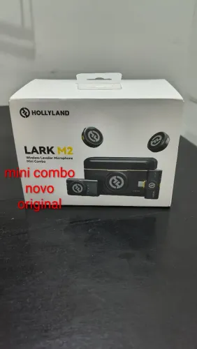 Microfone de lapela.