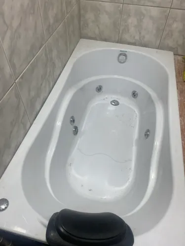 Banheira com aquecedor e hidro troco por TV