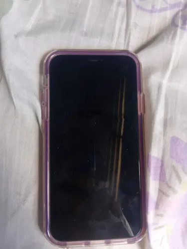 Celular aí fone 11 com pequeno pobrema