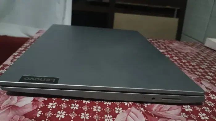 NOTEBOOK LENOVO - Já Formatado , precisa ajustar