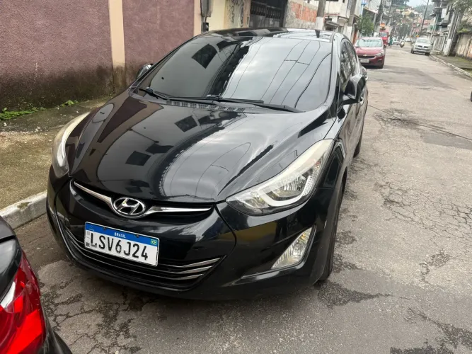 Hyundai Elantra GLS 2.0 16V Flex Aut. 2015