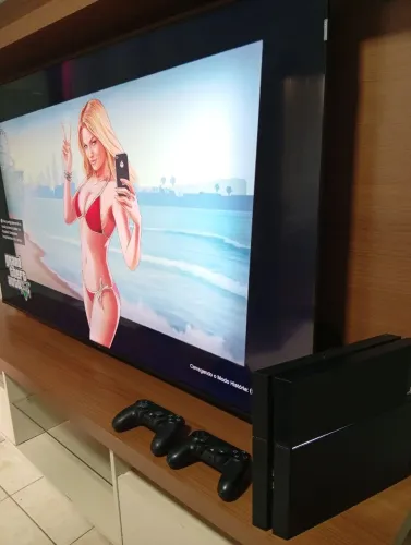 PS4 + 2 controles originais+ JOGOS