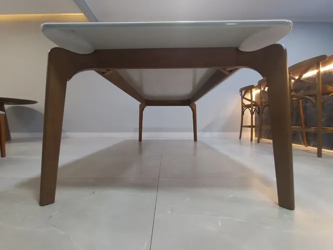 MESA + 8 CADEIRAS