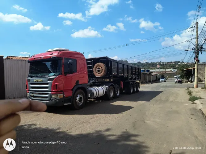 Conjunto Scania P340 + carreta Rosseti