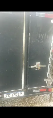 Vende-se CARRETINHA BAÚ
