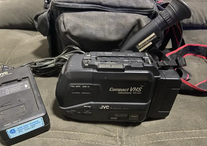 Câmera filmadora fotográfica analógica antiga JVC DEFEITO