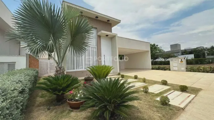 Imóvel para venda tem 215 metros quadrados com 3 quartos em Fazenda Vau das Pombas - Goiân