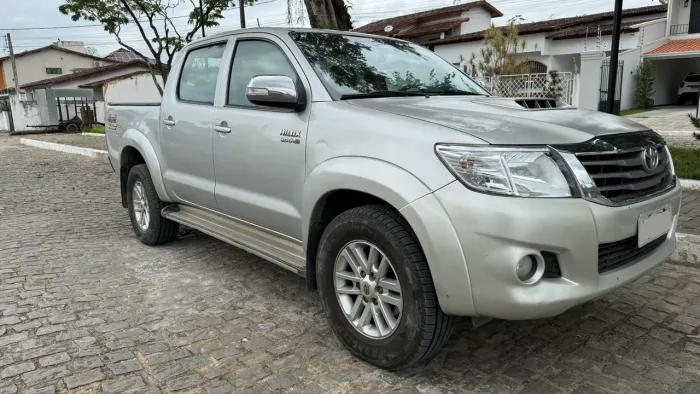 Toyota Hilux CD SRV D4-d 4X4 3.0 TDI Diesel AUT 2014