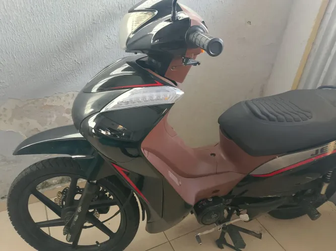 Moto jet 2022 125 muito conservada