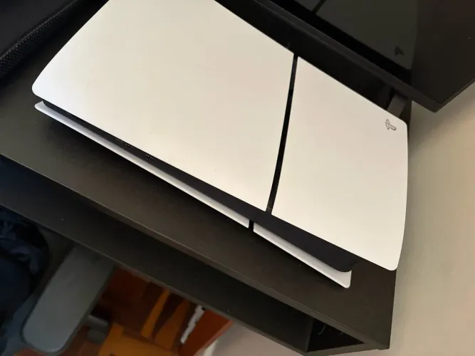 Vendo Console Playstation5 Sim Digital/ 825GB