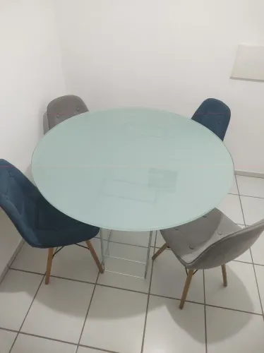Mesa de Vidro com 4 cadeiras