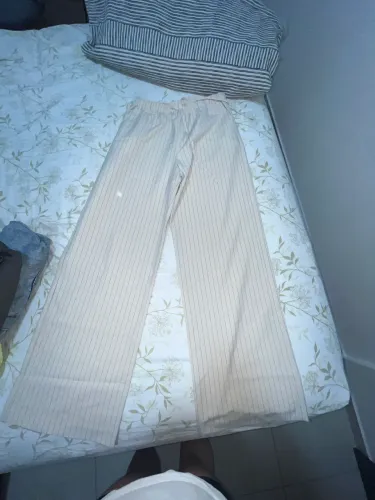 Calça Stradivarius TAM M 