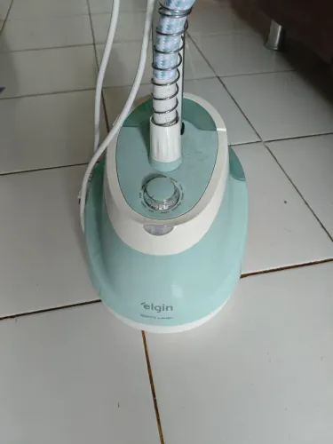 Passadeira de roupas a vapor Elgin