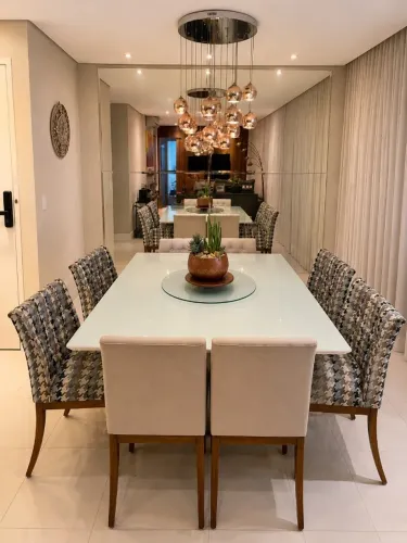 Mesa de Jantar Alto Padrão 1,50X1,50 8 lugares